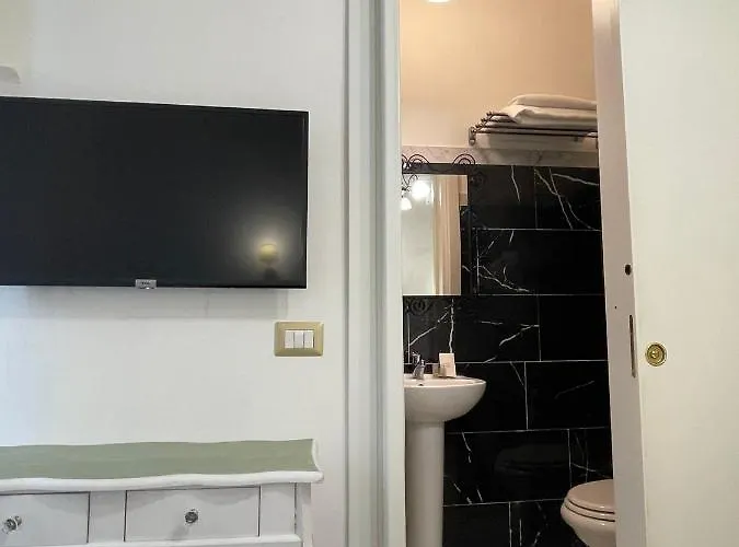 בית הארחה La Casa In Centro 3*